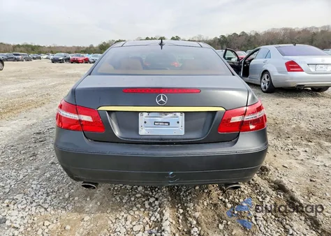 2010 Mercedes-Benz E 350 z USA, uszkodzony, nr VIN WDDKJ5GB0AF054011